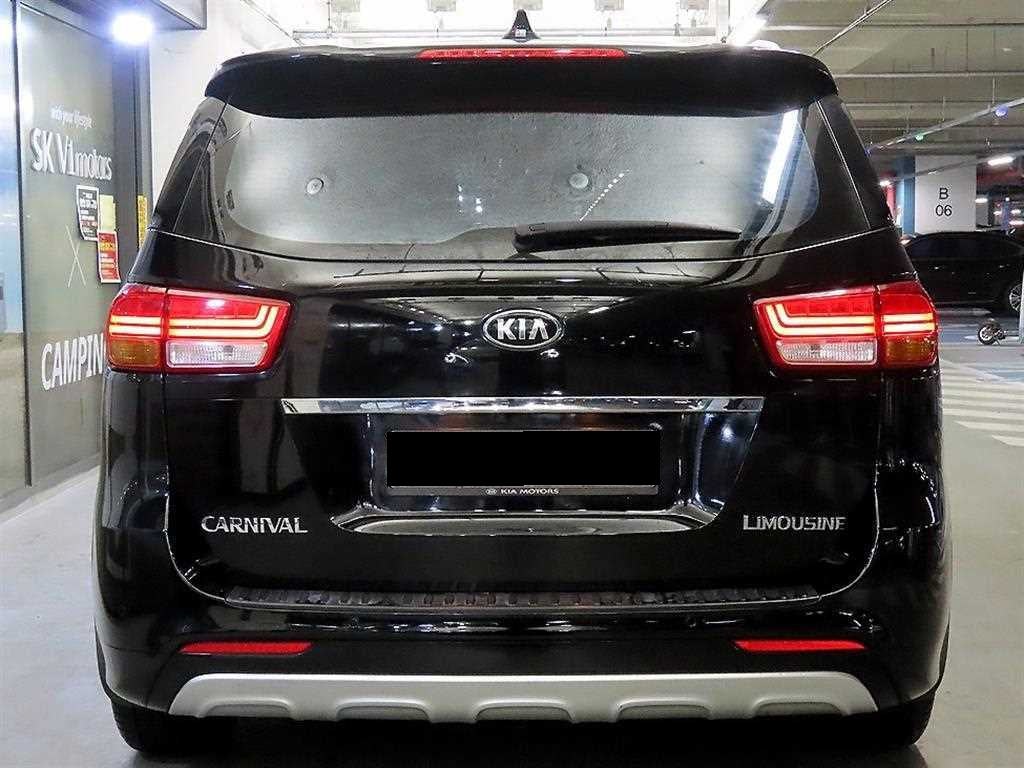 Kia Carnival — photo 05