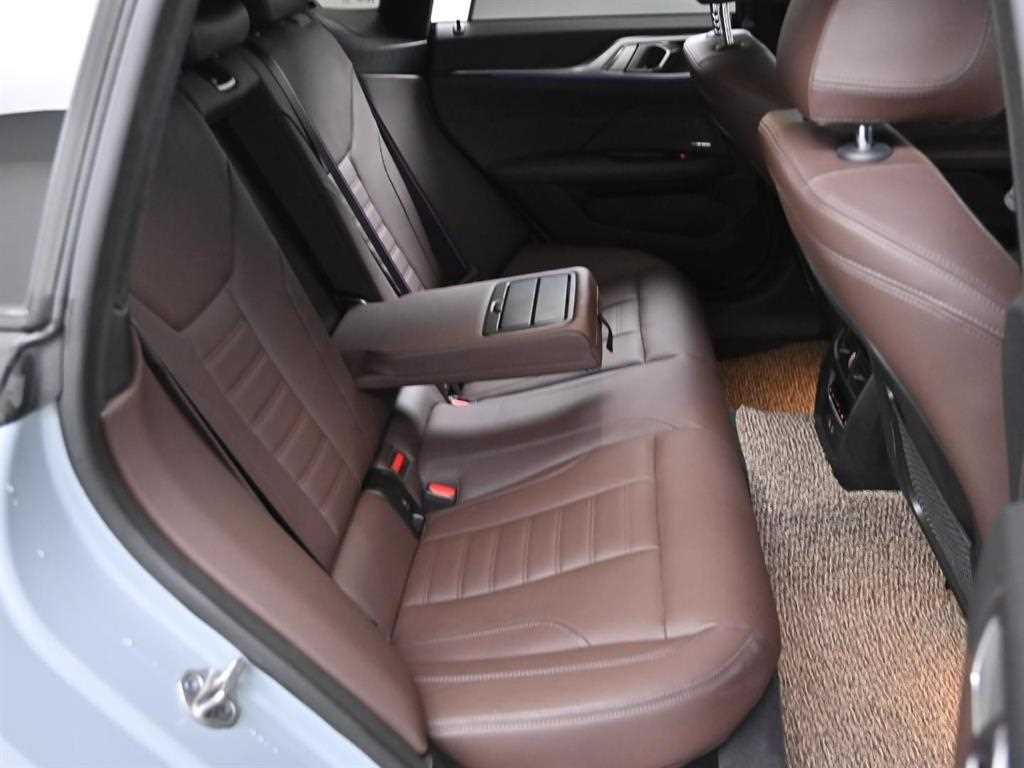 BMW 4-Series — photo 12