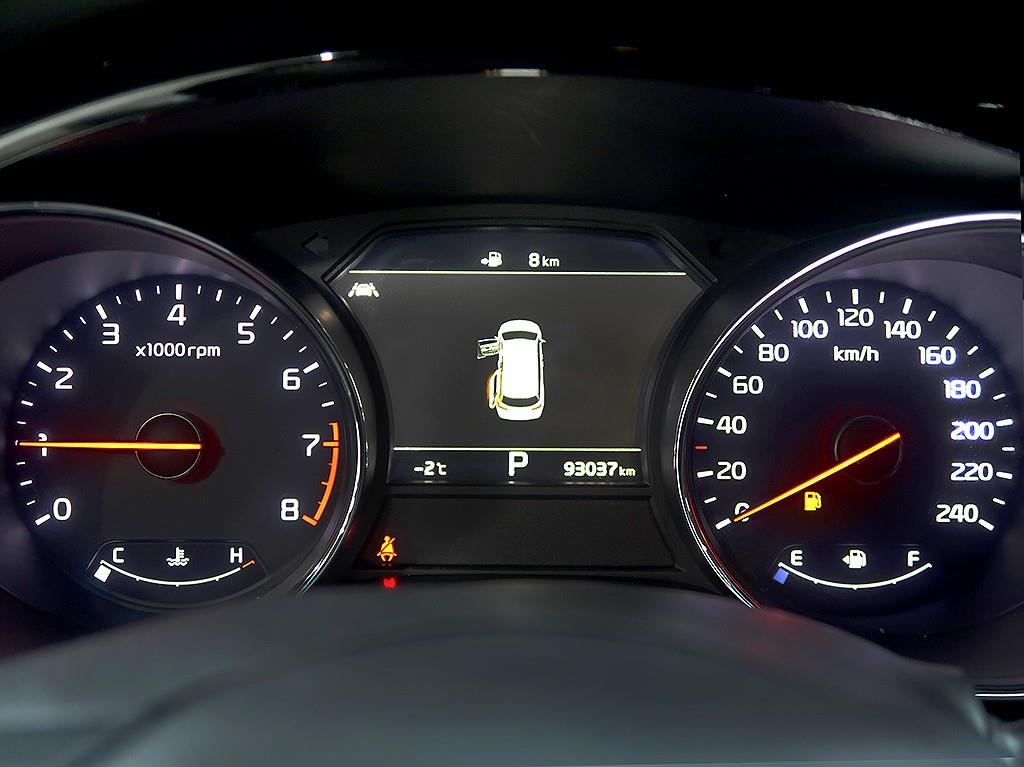 Kia Carnival — photo 06