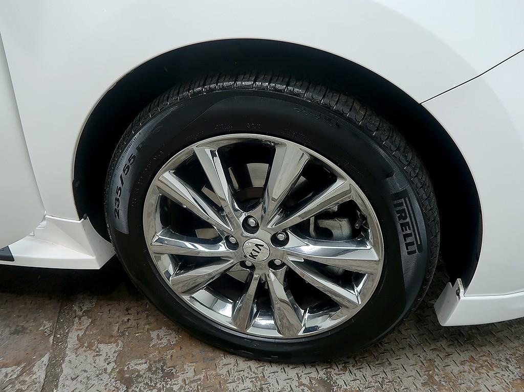 Kia Carnival — photo 08