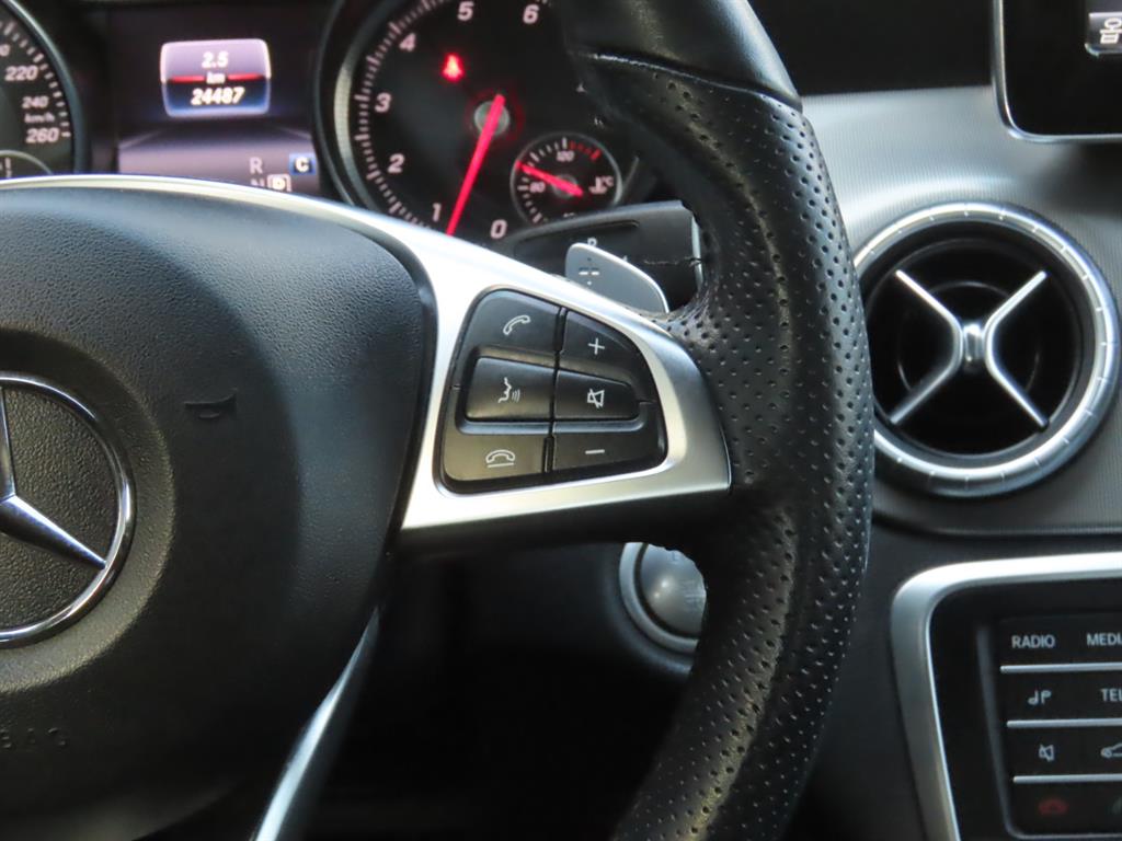 Mercedes-Benz CLA-Class — photo 12