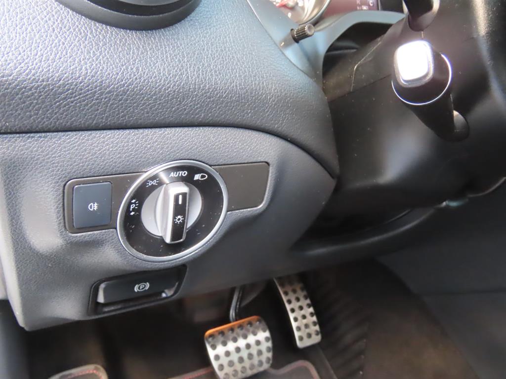 Mercedes-Benz CLA-Class — photo 14