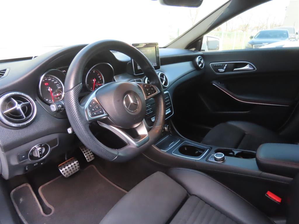 Mercedes-Benz CLA-Class — photo 16