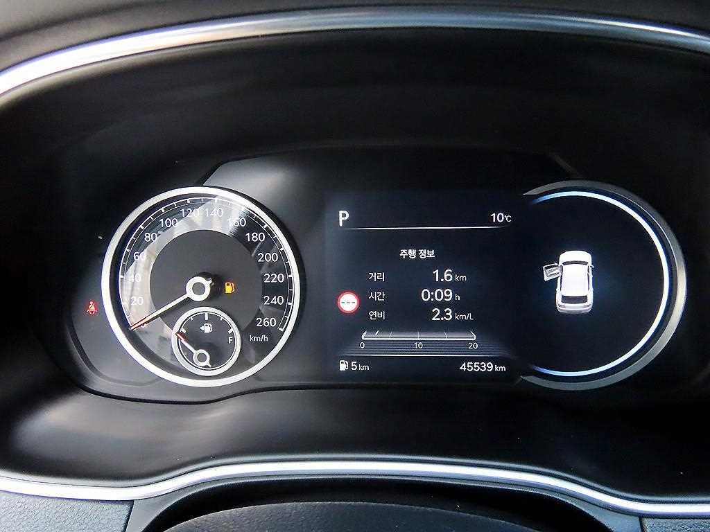 Genesis GV80 — photo 05