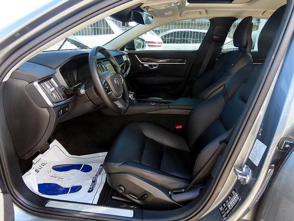 Volvo S90 — photo 04