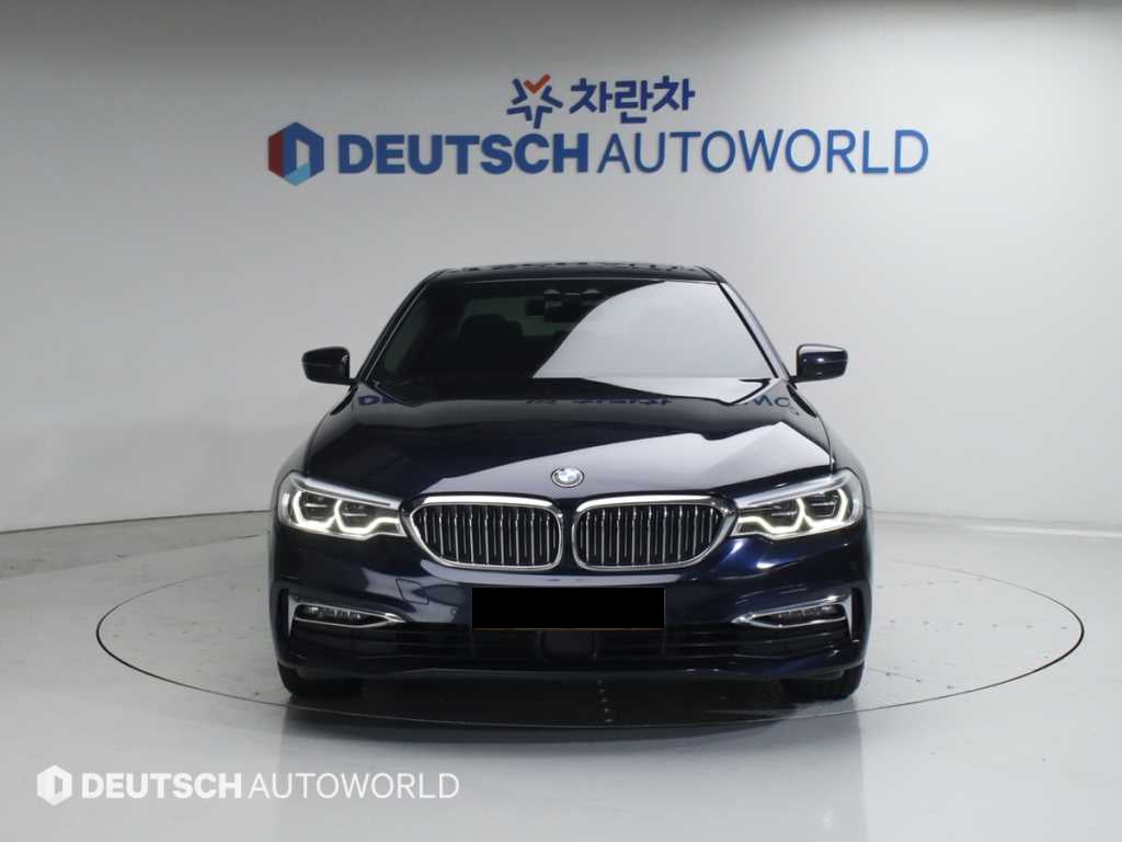 BMW 5-Series — photo 03