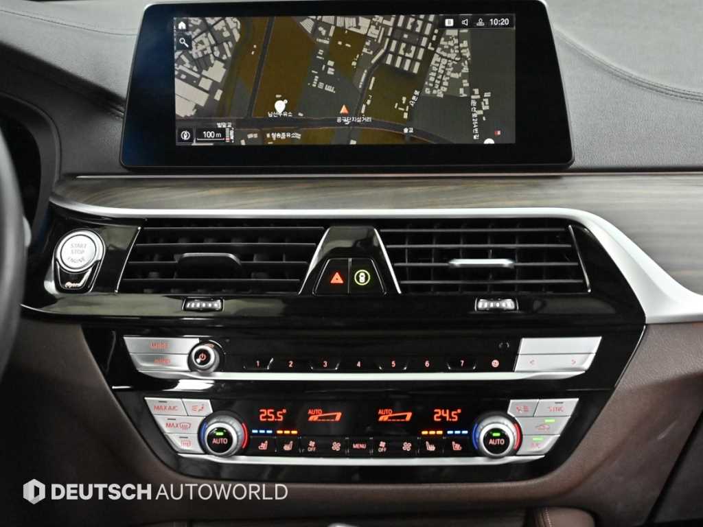 BMW 5-Series — photo 14