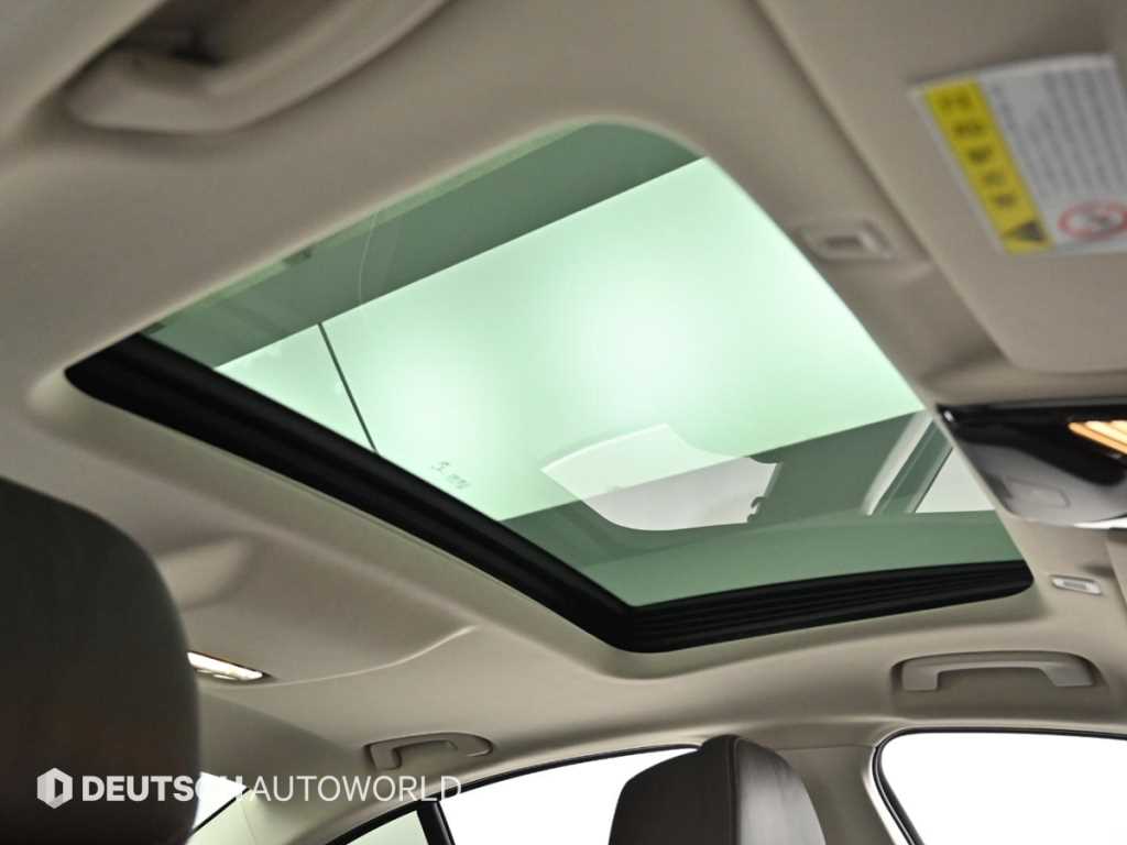 BMW 5-Series — photo 19