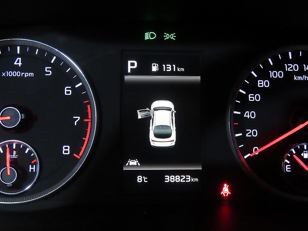 Kia K5 — photo 09