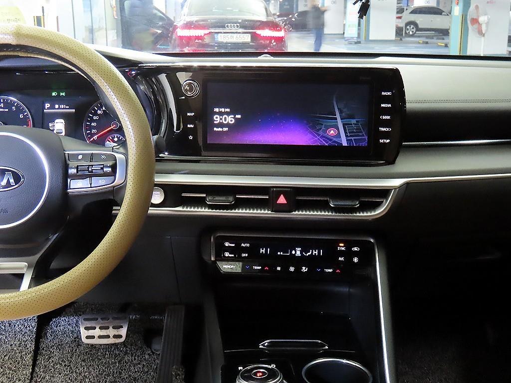 Kia K5 — photo 11