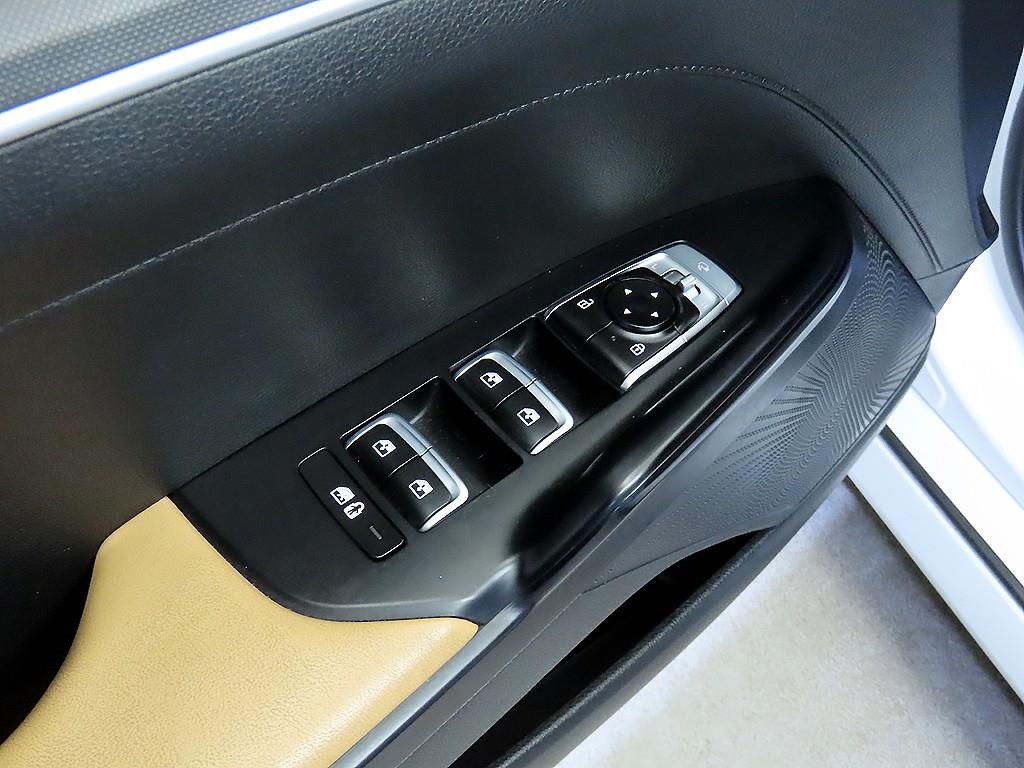 Kia K5 — photo 13
