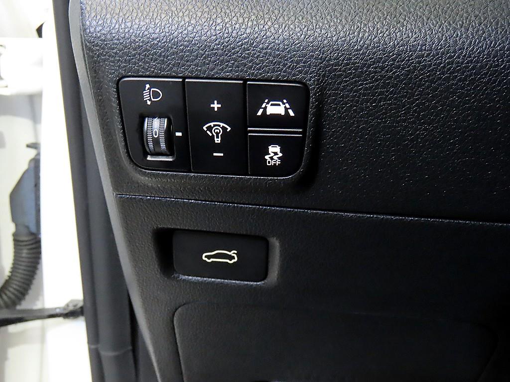 Kia K5 — photo 14