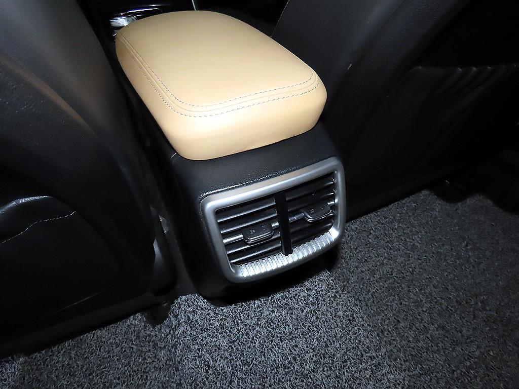 Kia K5 — photo 18