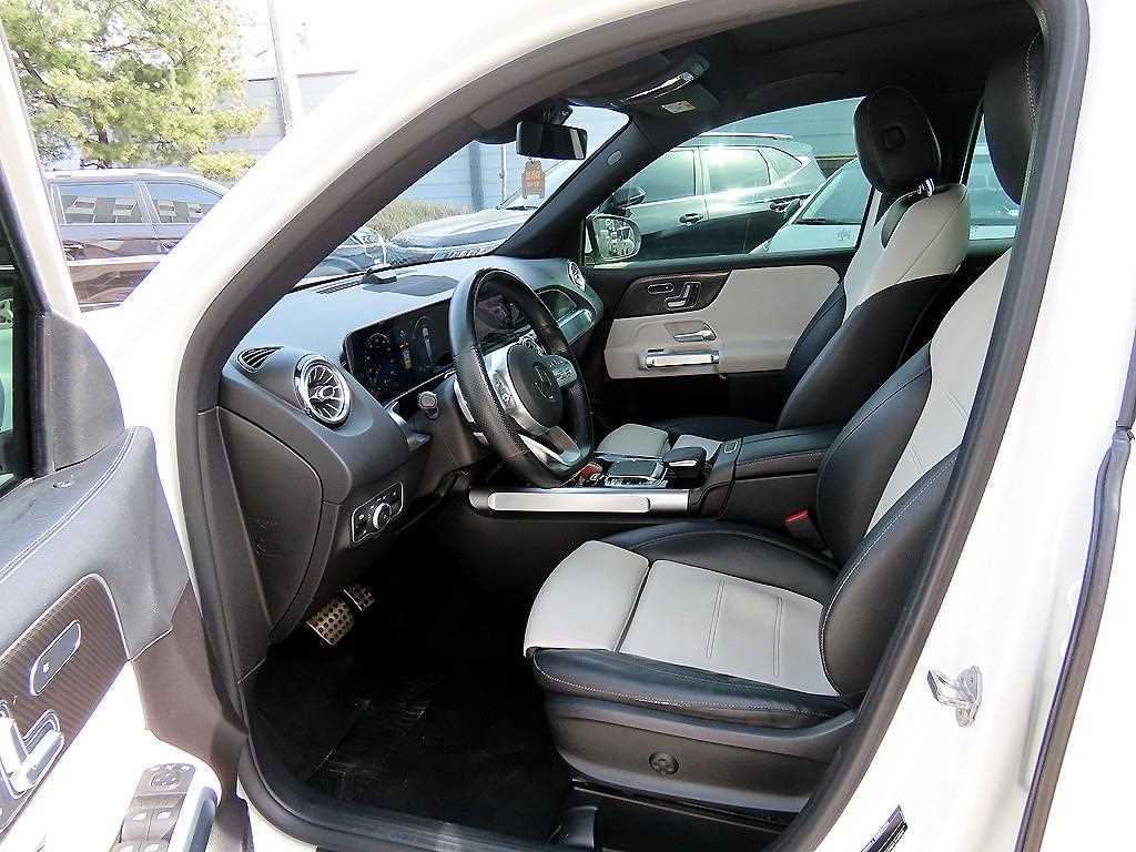Mercedes-Benz GLB-Class — photo 05