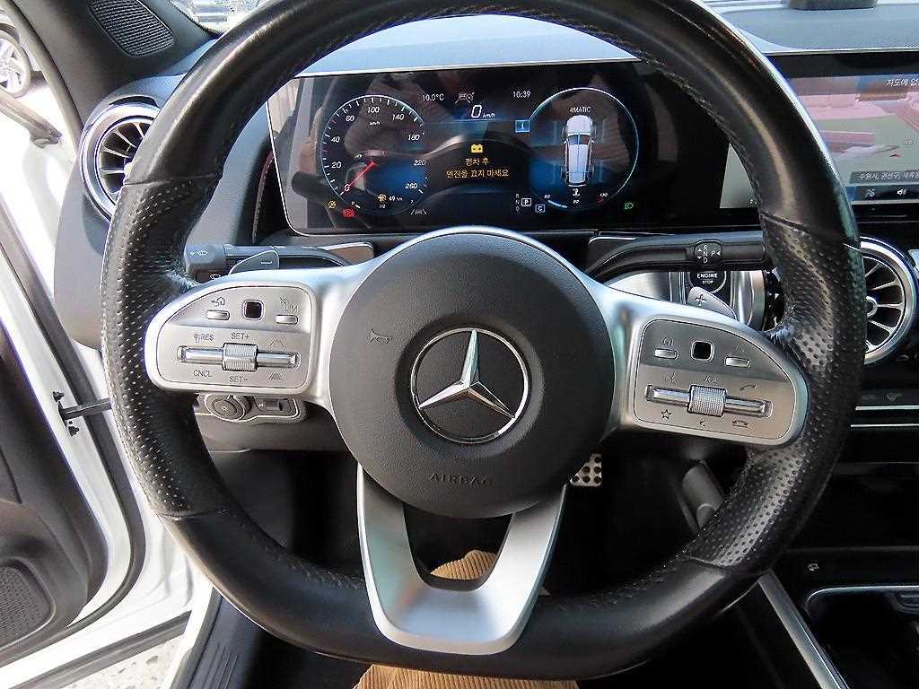 Mercedes-Benz GLB-Class — photo 08