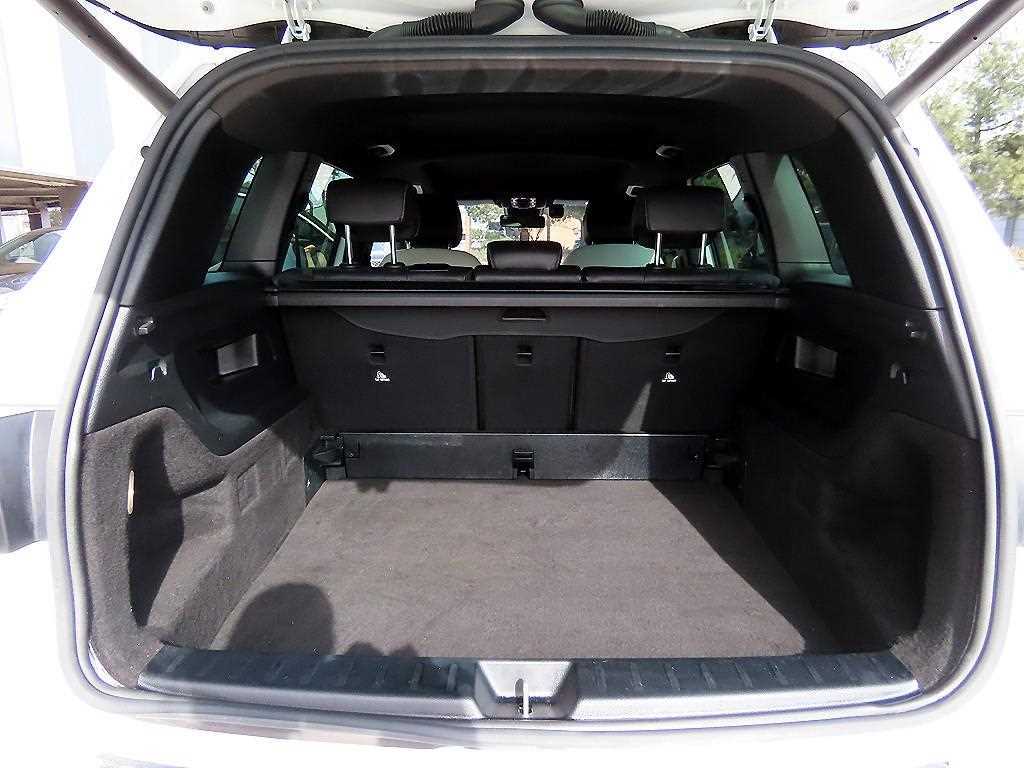 Mercedes-Benz GLB-Class — photo 18