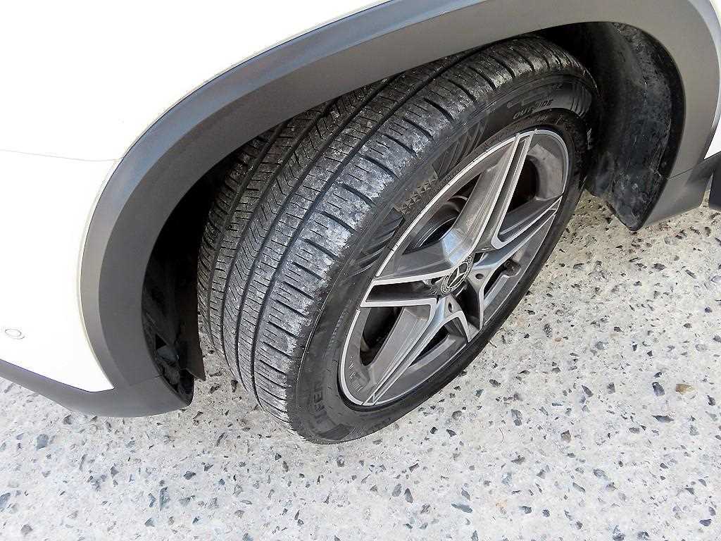 Mercedes-Benz GLB-Class — photo 20