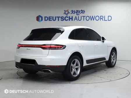 Porsche Macan — photo 02