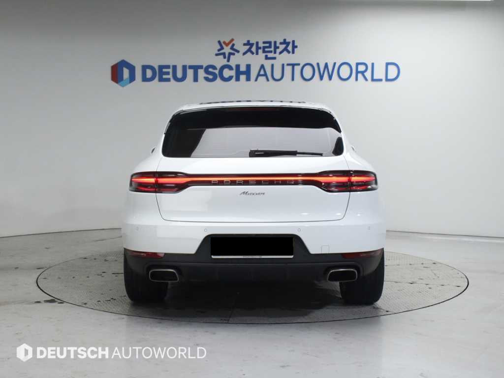 Porsche Macan — photo 04
