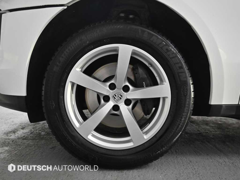 Porsche Macan — photo 05