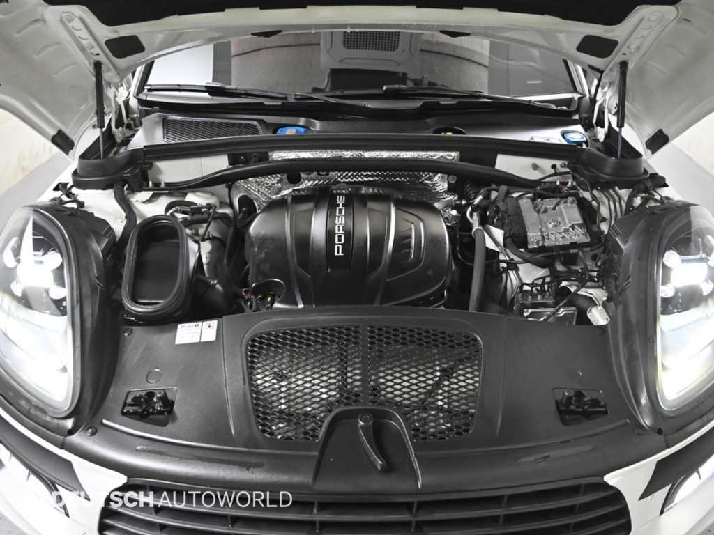 Porsche Macan — photo 06
