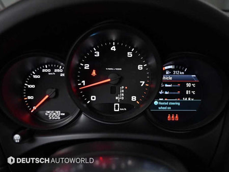 Porsche Macan — photo 08