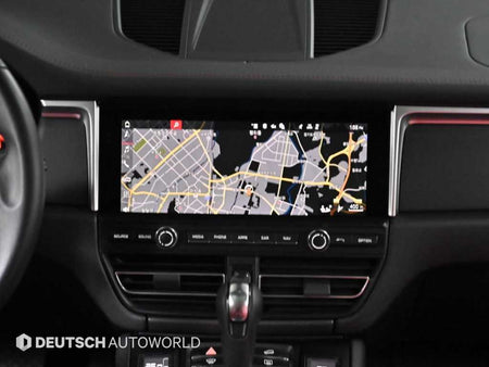 Porsche Macan — photo 14