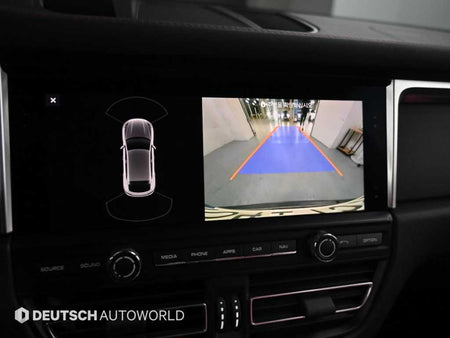 Porsche Macan — photo 15