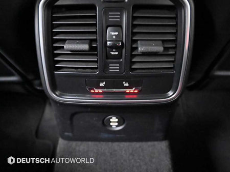 Porsche Macan — photo 16