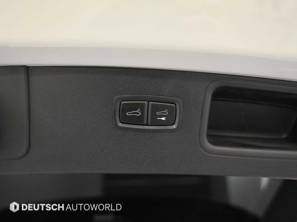Porsche Macan — photo 20