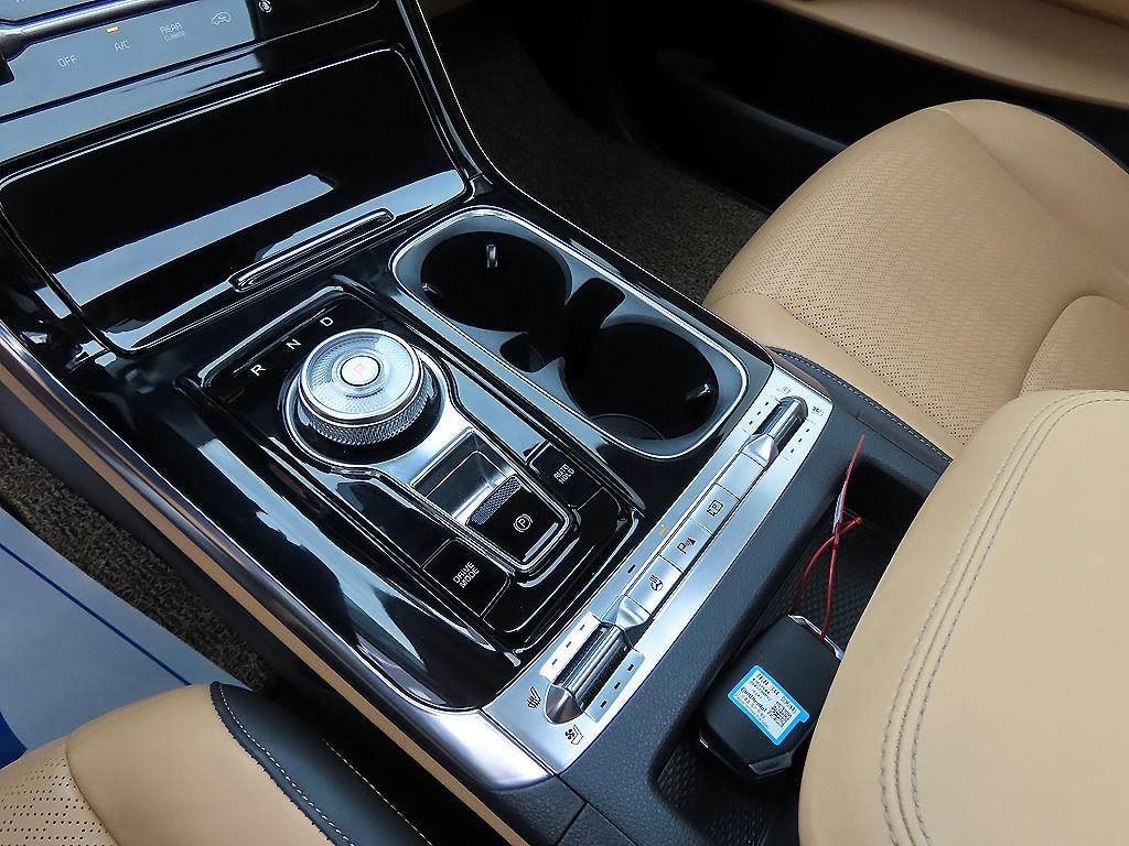 Kia Carnival — photo 10