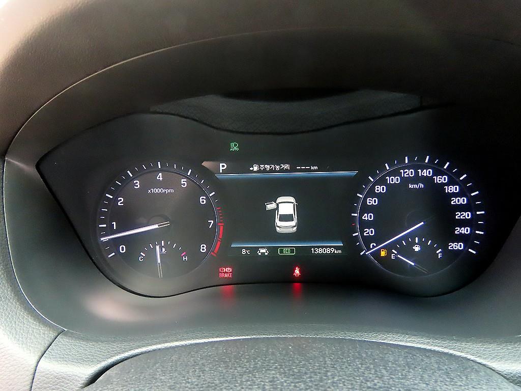 Genesis G80 — photo 09
