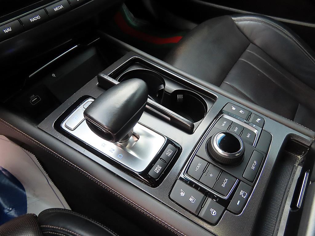 Genesis G80 — photo 11