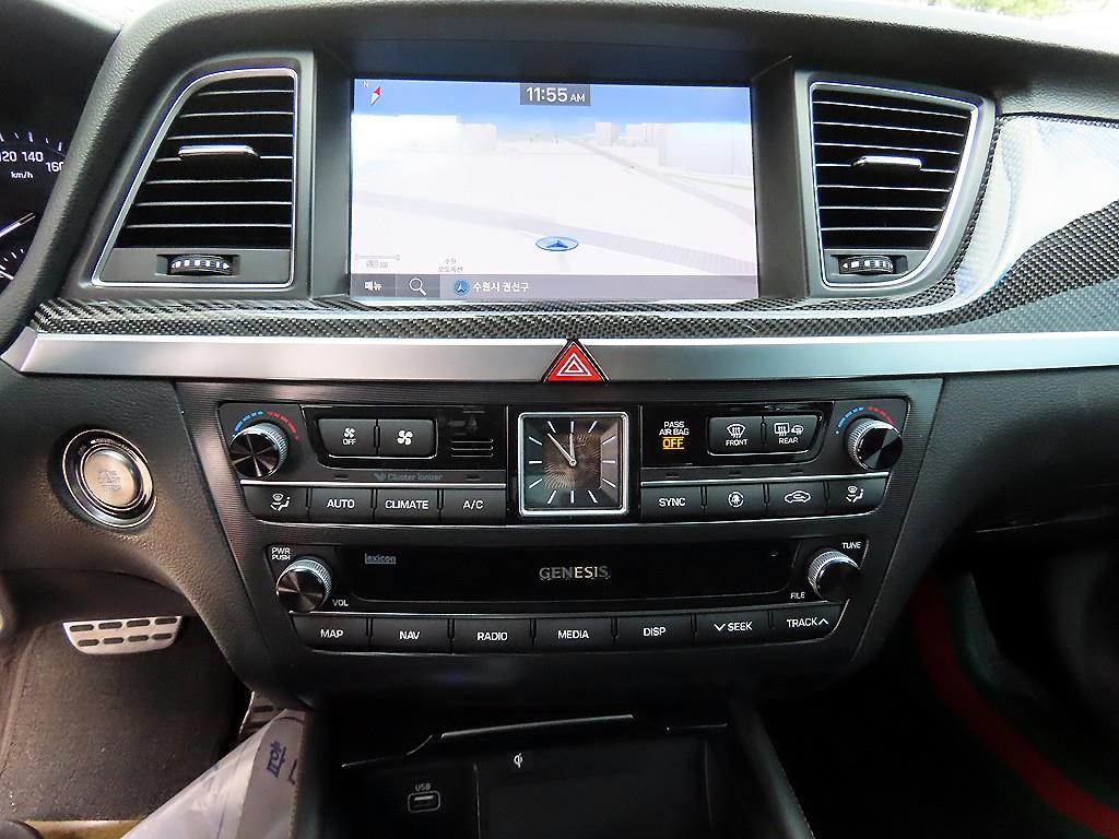 Genesis G80 — photo 12