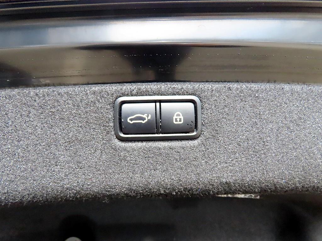 Genesis G80 — photo 17