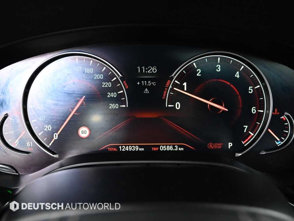 BMW 5-Series — photo 08