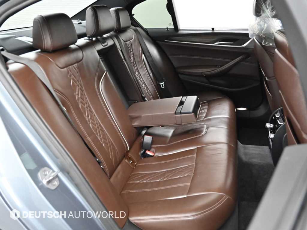 BMW 5-Series — photo 12