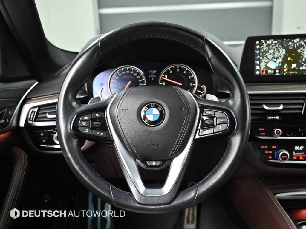 BMW 5-Series — photo 13
