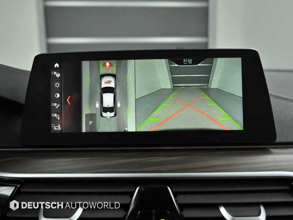 BMW 5-Series — photo 15