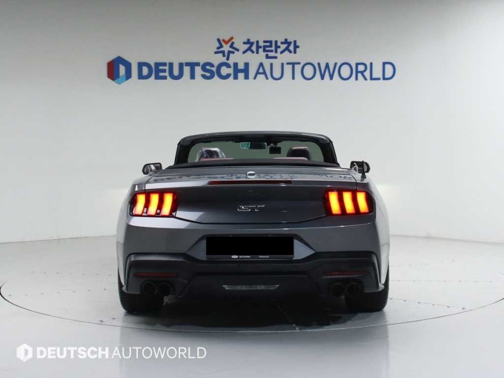 Ford Mustang — photo 04