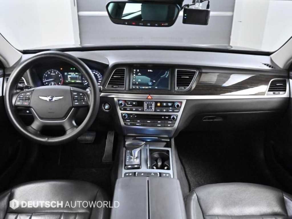 Genesis G80 — photo 13