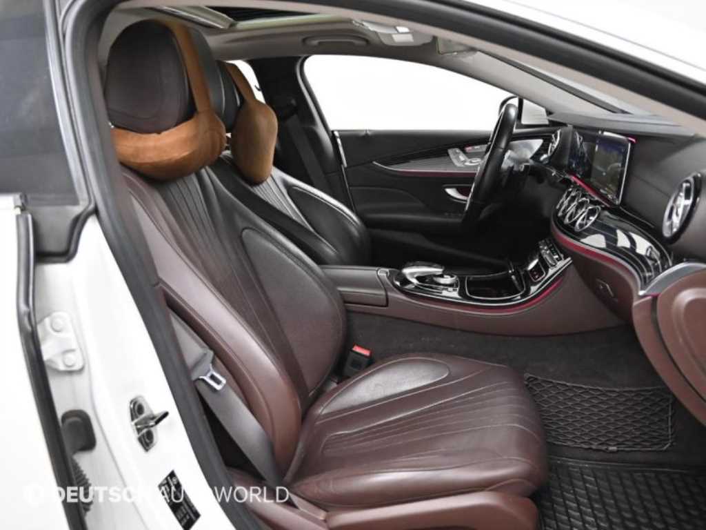 Mercedes-Benz CLS-Class — photo 09