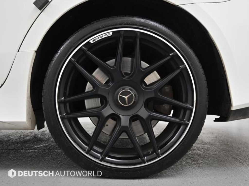 Mercedes-Benz CLS-Class — photo 20