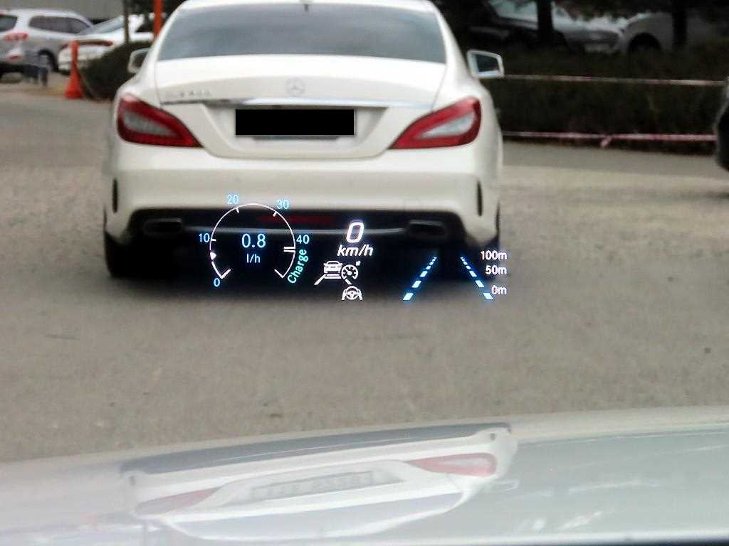Mercedes-Benz E-Class — photo 10