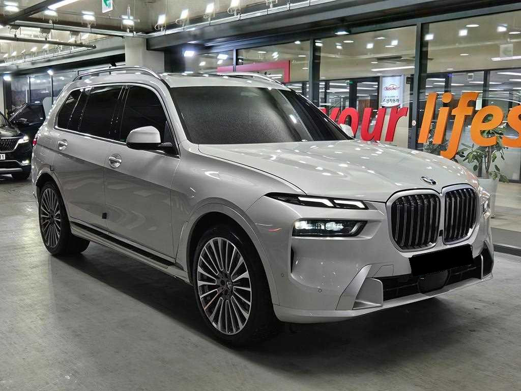 BMW X7 — photo 01