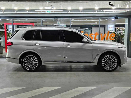 BMW X7 — photo 03