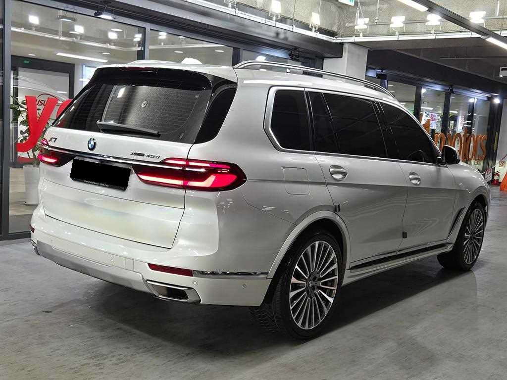 BMW X7 — photo 04