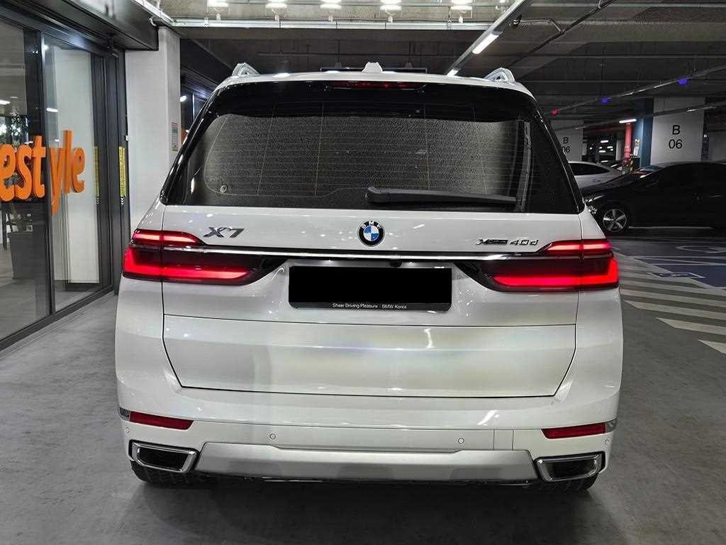 BMW X7 — photo 05