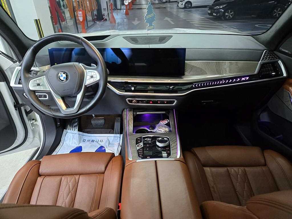 BMW X7 — photo 10
