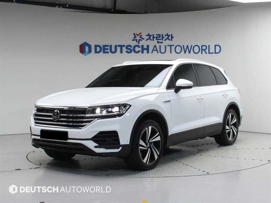 Volkswagen Touareg — photo 01